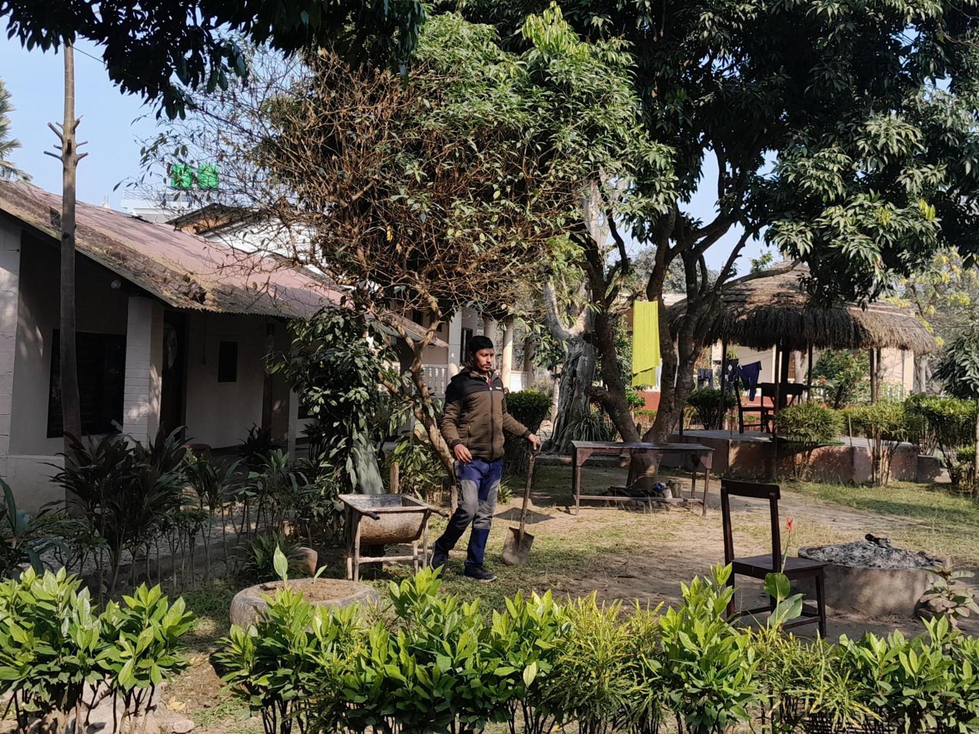Hotel Crocodile Safari Camp à Chitwan Extérieur photo